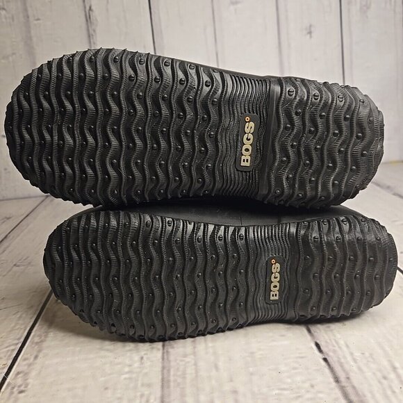 Bogs Women's Classic High 60153-001, Color Black, Size 6 - Picture 10 of 11